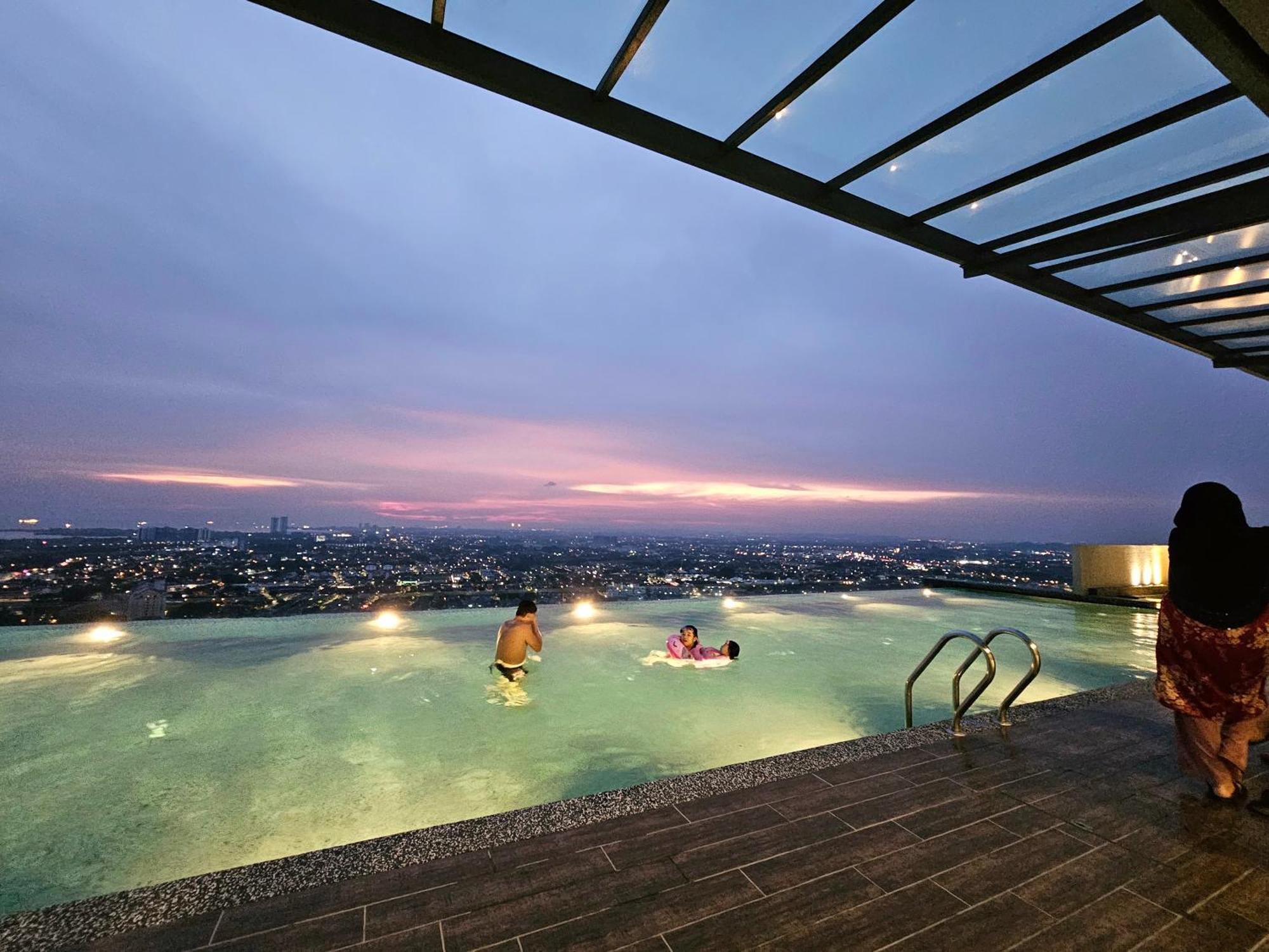 Quartz Paragon Suites Melaka By Ggm ภายนอก รูปภาพ