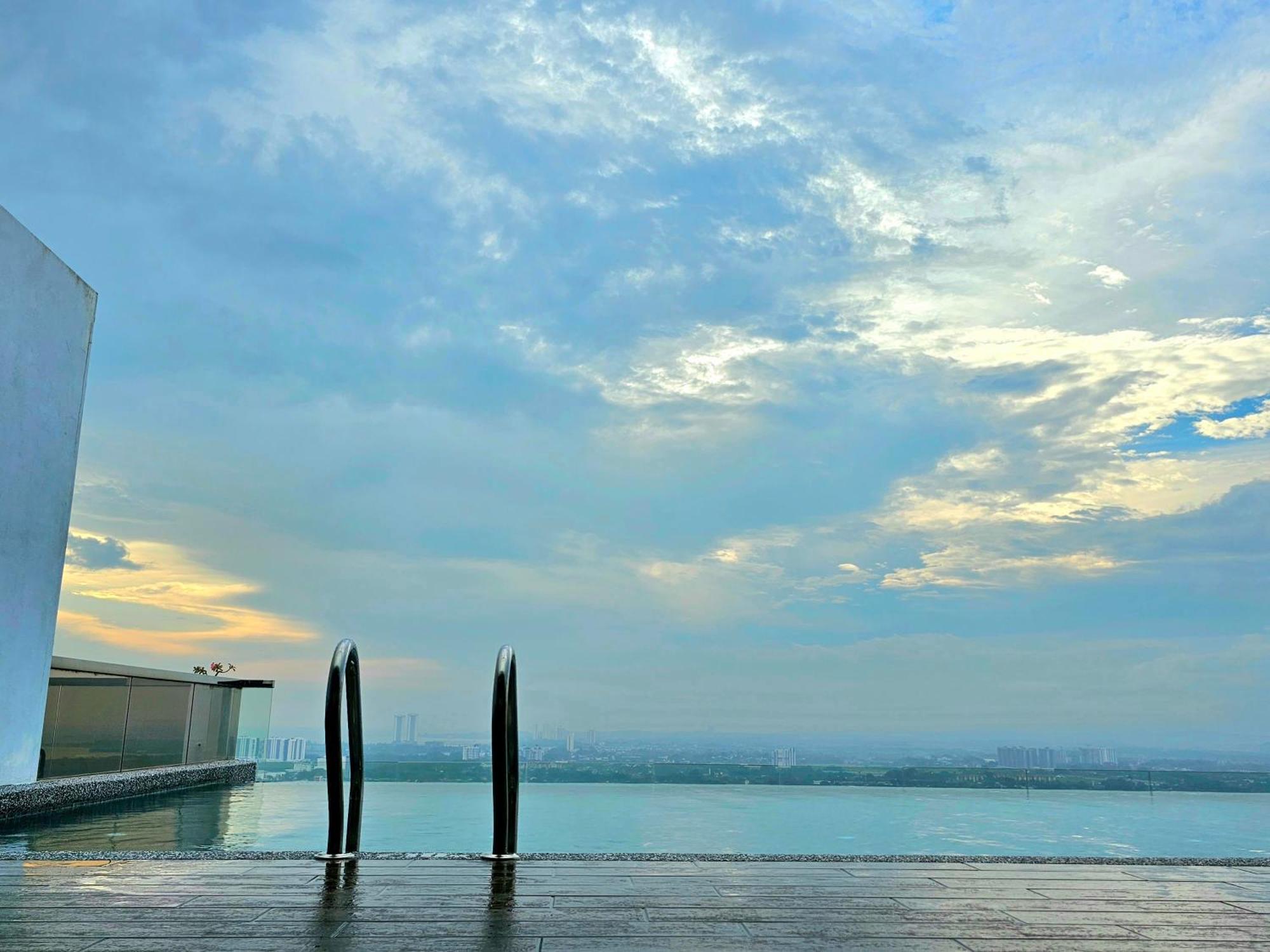Quartz Paragon Suites Melaka By Ggm ภายนอก รูปภาพ